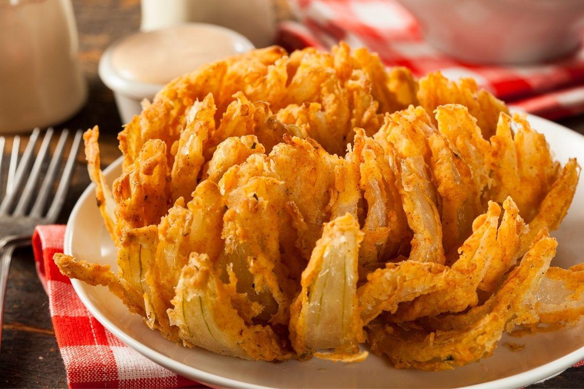 5 Best Ways to Reheat Your Leftover Bloomin Onion! (updated 2023)